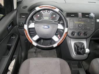 2004 Ford Focus Pictures
