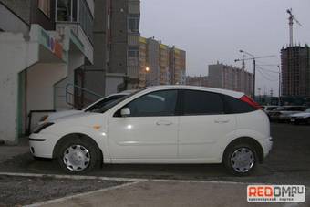 2004 Ford Focus Photos