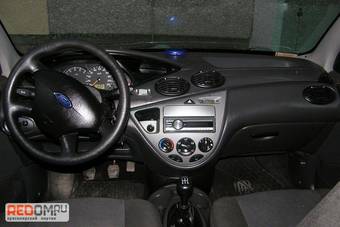 2004 Ford Focus Photos