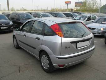 2004 Ford Focus Photos