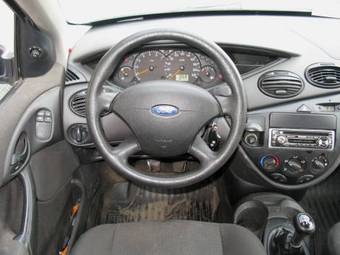 2004 Ford Focus Pictures