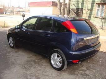 2004 Ford Focus Photos