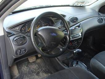 2004 Ford Focus Photos