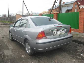 2004 Ford Focus Pictures