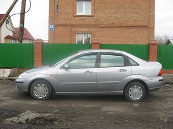 2004 Ford Focus Pictures