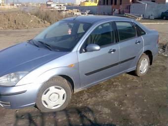 2004 Ford Focus Photos