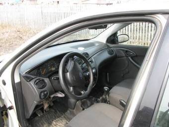 2004 Ford Focus Photos