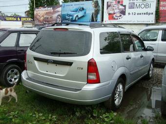 2004 Ford Focus Photos