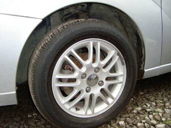 2004 Ford Focus Pictures