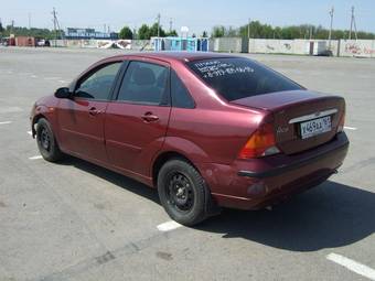 2004 Ford Focus Photos