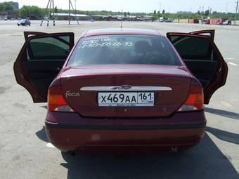 2004 Ford Focus Images