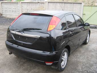 2004 Ford Focus Photos