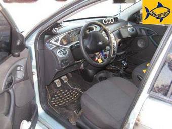 2004 Ford Focus Photos