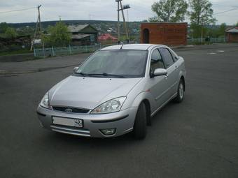 2004 Ford Focus Photos