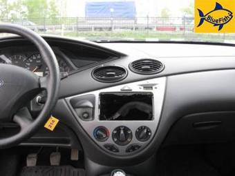 2004 Ford Focus Pictures