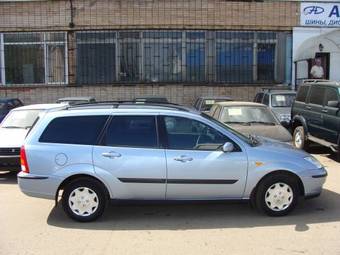 2004 Ford Focus Photos