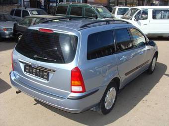 2004 Ford Focus Pictures