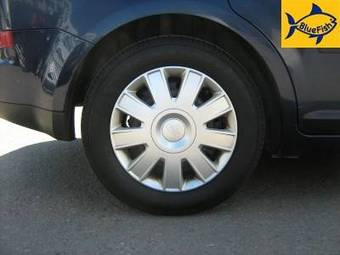 2004 Ford Focus Photos
