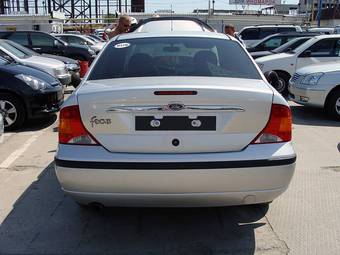 2004 Ford Focus Images