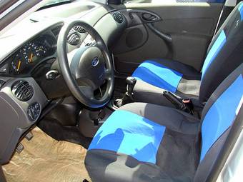 2004 Ford Focus Pictures