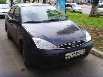 2004 Ford Focus Photos