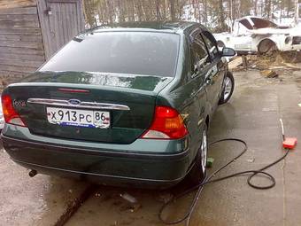 2004 Ford Focus Pics