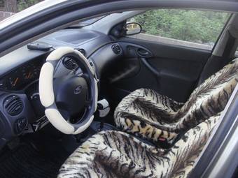 2004 Ford Focus Pictures