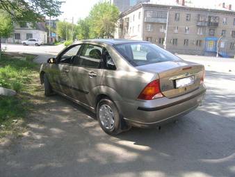 2004 Ford Focus Images