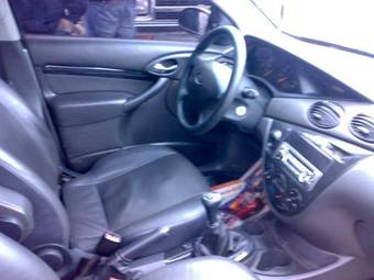 2004 Ford Focus Photos