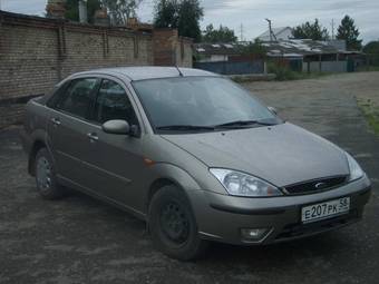 2004 Ford Focus Photos