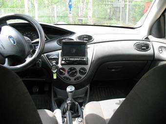 2004 Ford Focus Photos