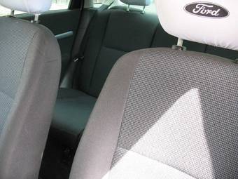 2004 Ford Focus Pictures