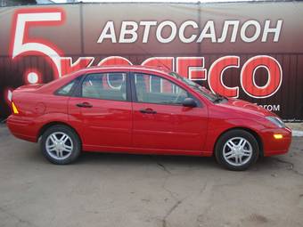2004 Ford Focus Photos