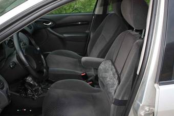 2004 Ford Focus Pictures