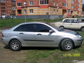 2004 Ford Focus Photos