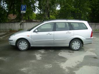 2004 Ford Focus Photos