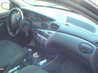 2004 Ford Focus Images