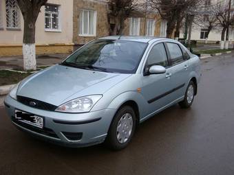 2004 Ford Focus Photos