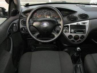 2004 Ford Focus Photos
