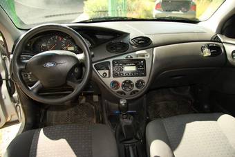 2004 Ford Focus Pictures