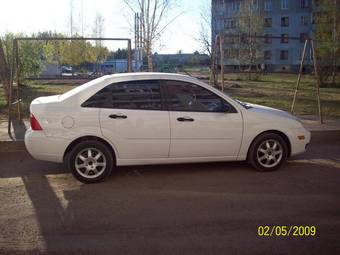 2004 Ford Focus Photos