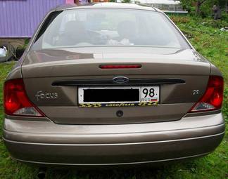 2004 Ford Focus Photos