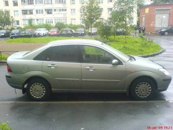 2004 Ford Focus Photos