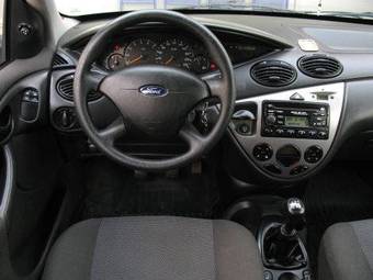 2004 Ford Focus Photos