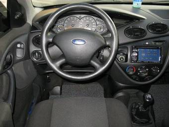 2004 Ford Focus Photos