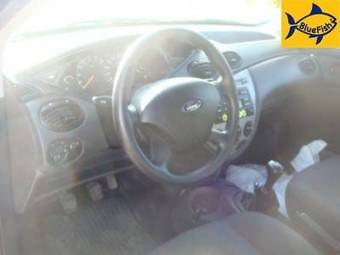 2004 Ford Focus Photos