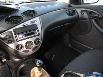 2004 Ford Focus Pictures