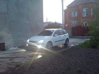 2004 Ford Focus Photos