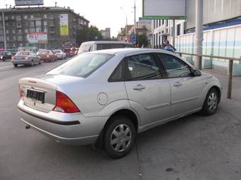 2004 Ford Focus Photos