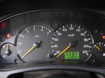 2004 Ford Focus Photos